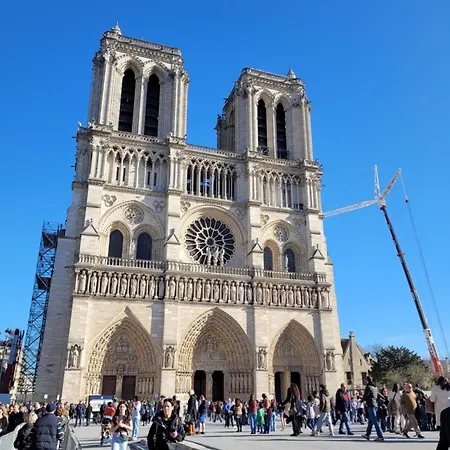 Notre-dame Elegance شقة